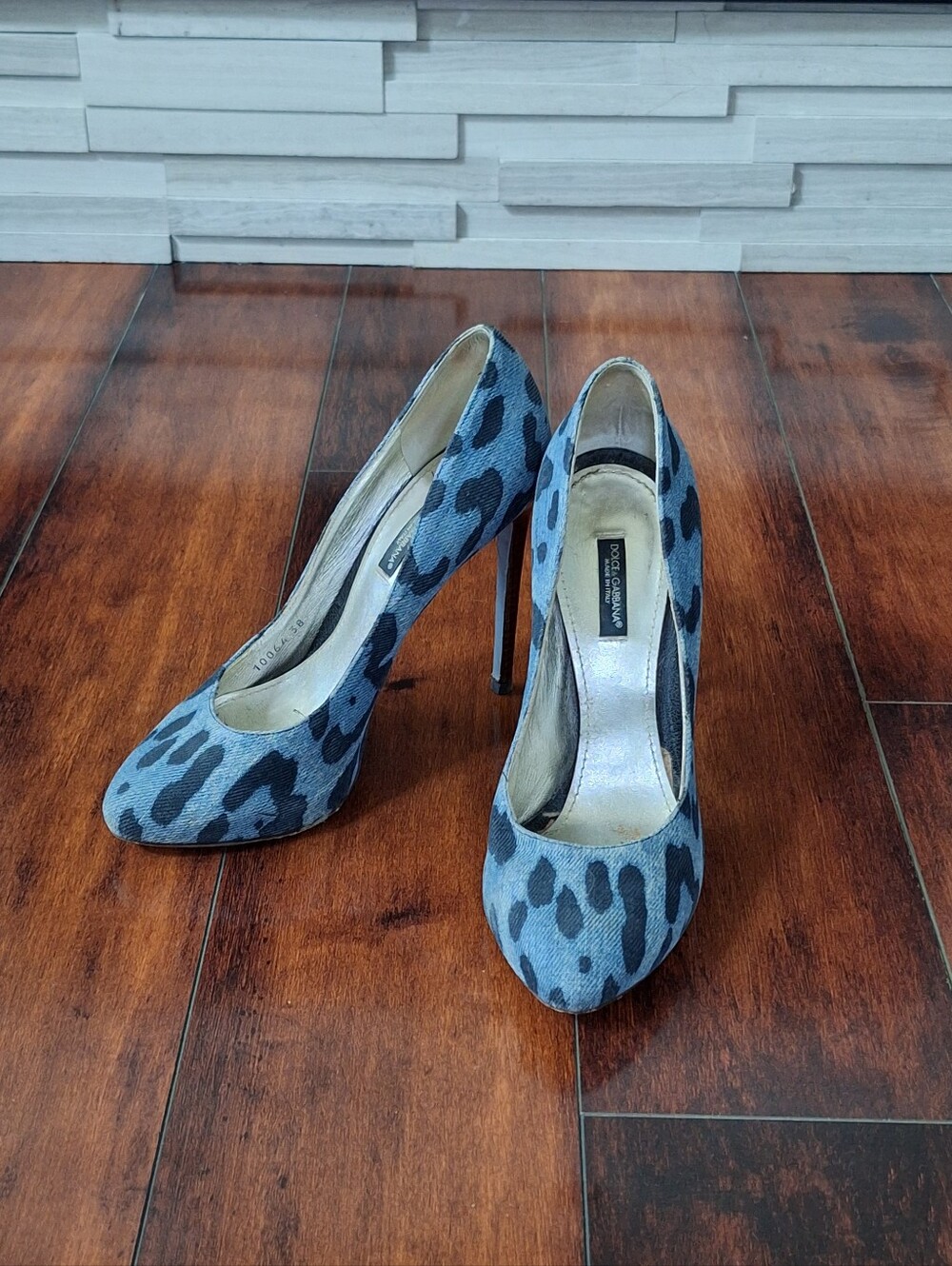 Dolce & Gabbana Blue Leopard Print Denim Pumps Heels EU 38 US 7.5 Made in Italy